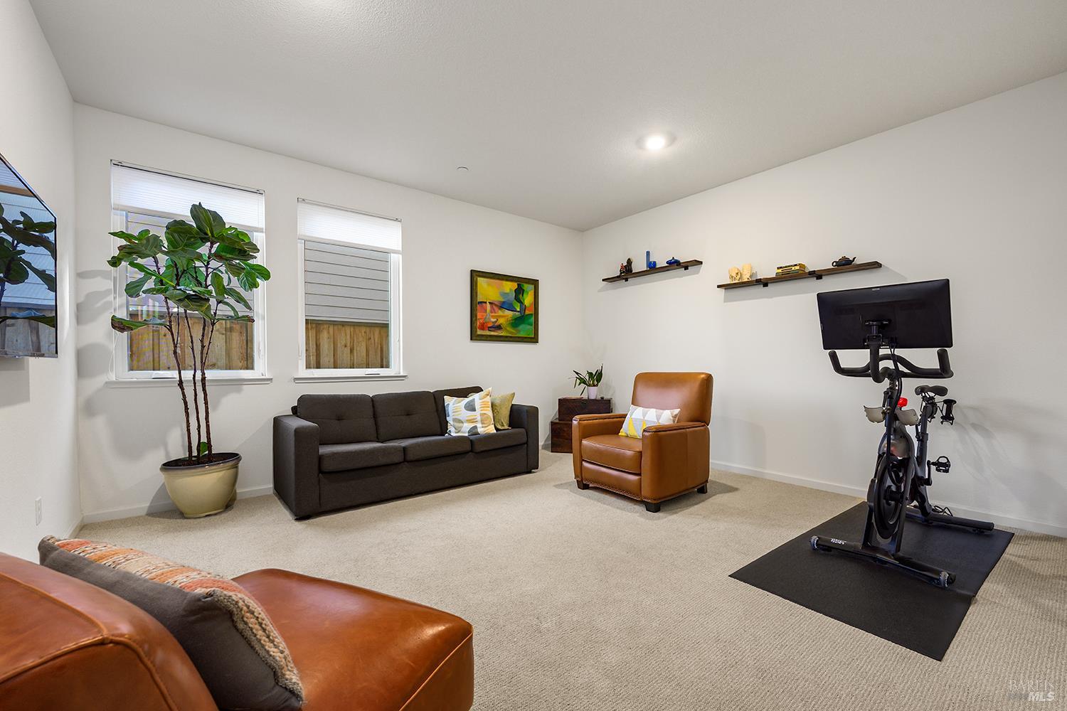 Detail Gallery Image 14 of 39 For 540 Sapphire St, Petaluma,  CA 94952 - 3 Beds | 2/1 Baths