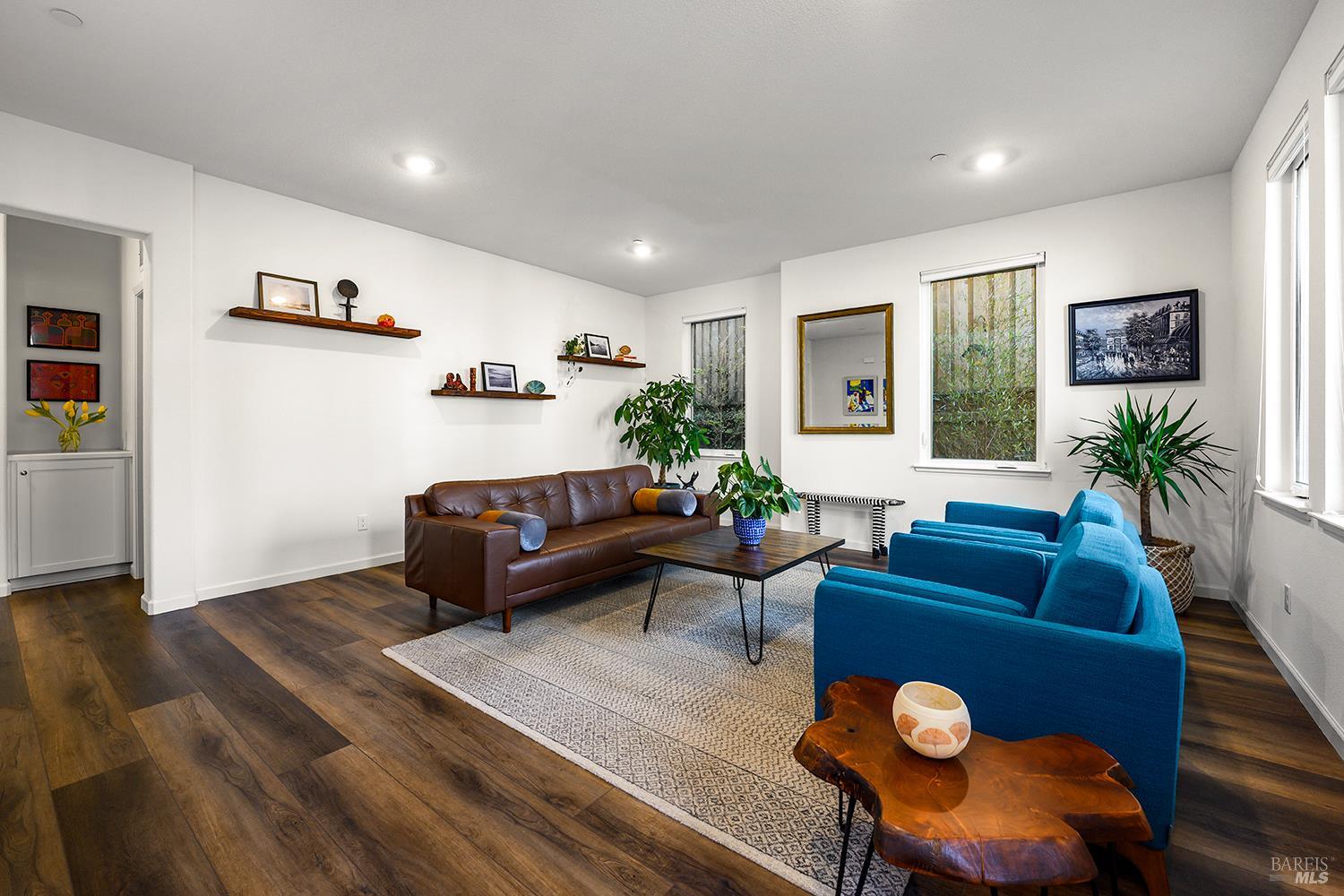 Detail Gallery Image 10 of 39 For 540 Sapphire St, Petaluma,  CA 94952 - 3 Beds | 2/1 Baths