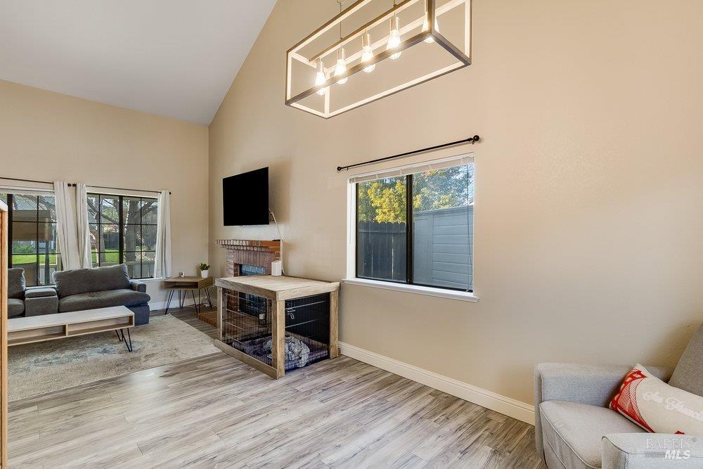 Detail Gallery Image 20 of 88 For 821 Saddle Horn Trl, Vacaville,  CA 95687 - 3 Beds | 3 Baths