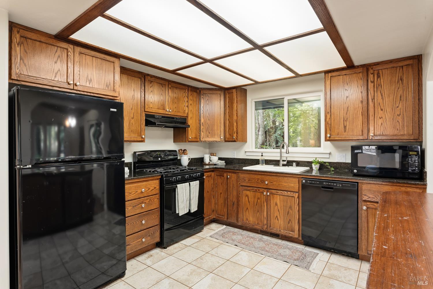 Detail Gallery Image 14 of 25 For 17600 Redwood Springs Dr, Fort Bragg,  CA 95437 - 2 Beds | 2 Baths