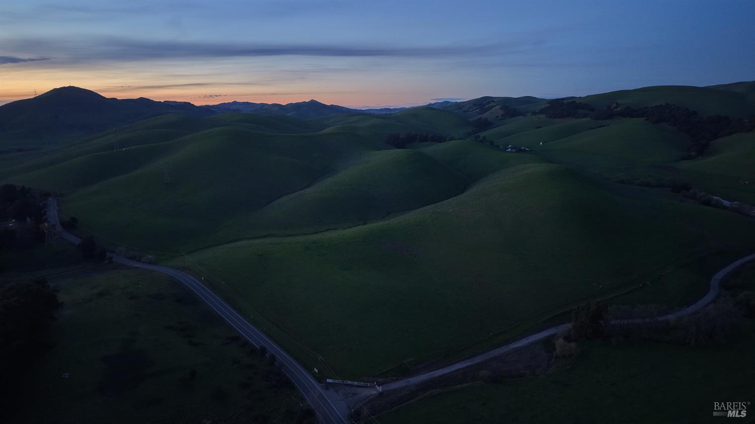 Detail Gallery Image 2 of 7 For 2 Lake Herman Rd, Benicia,  CA 94510 - – Beds | – Baths