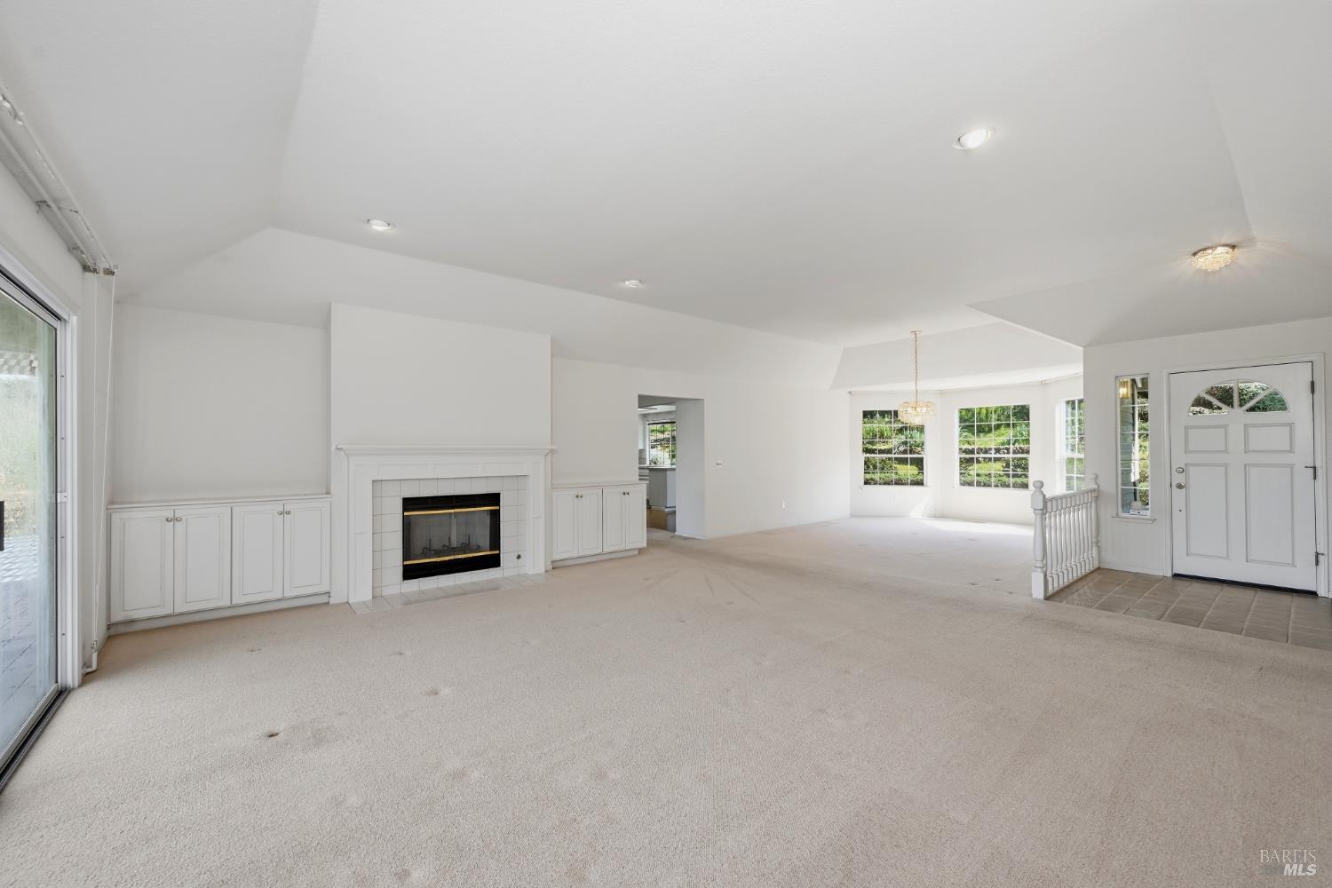 Detail Gallery Image 10 of 63 For 437 Crestridge Pl, Santa Rosa,  CA 95409 - 3 Beds | 2/1 Baths