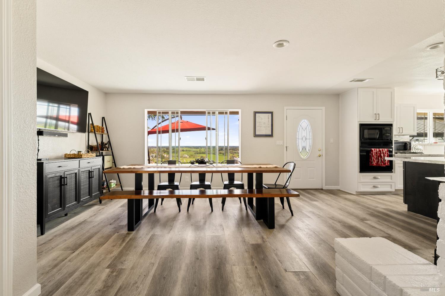 Detail Gallery Image 20 of 98 For 7413 English Hills Rd, Vacaville,  CA 95688 - 7 Beds | 4/1 Baths