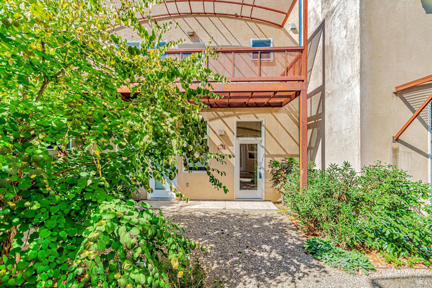 Detail Gallery Image 3 of 47 For 455 Florence Ave, Sebastopol,  CA 95472 - 1 Beds | 2/1 Baths