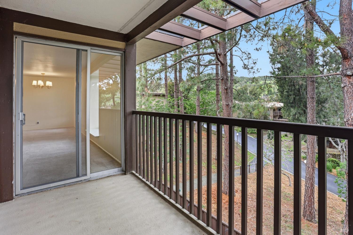 Detail Gallery Image 11 of 14 For 89 Forest Ln, San Rafael,  CA 94903 - 1 Beds | 1 Baths