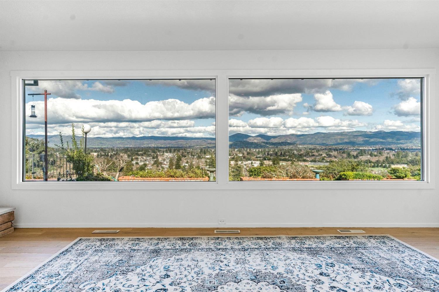 Detail Gallery Image 15 of 92 For 631 Casswall St, Napa,  CA 94558 - 7 Beds | 5/2 Baths