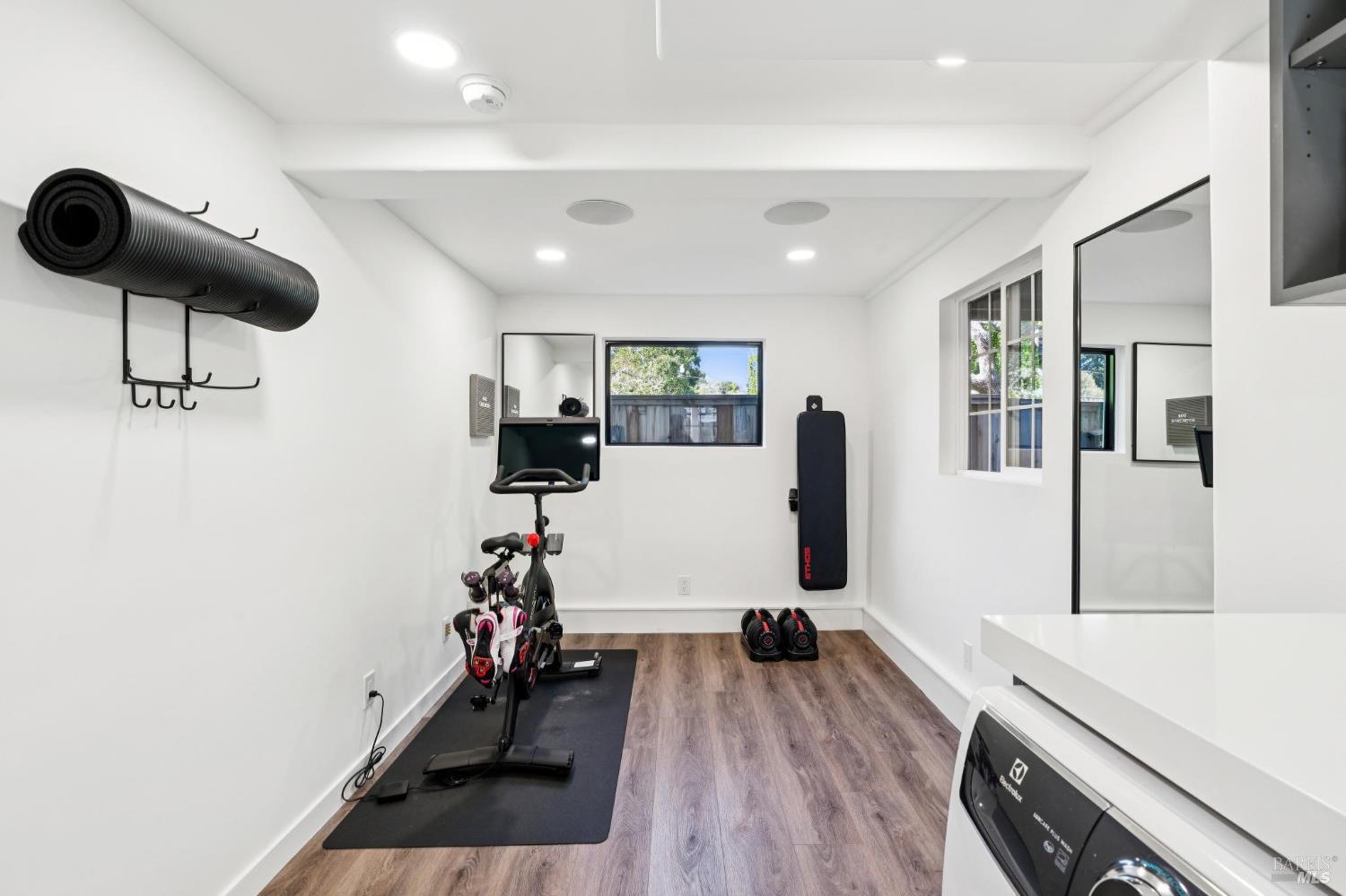 Detail Gallery Image 21 of 28 For 597 Ethel Ave, Mill Valley,  CA 94941 - 3 Beds | 2 Baths