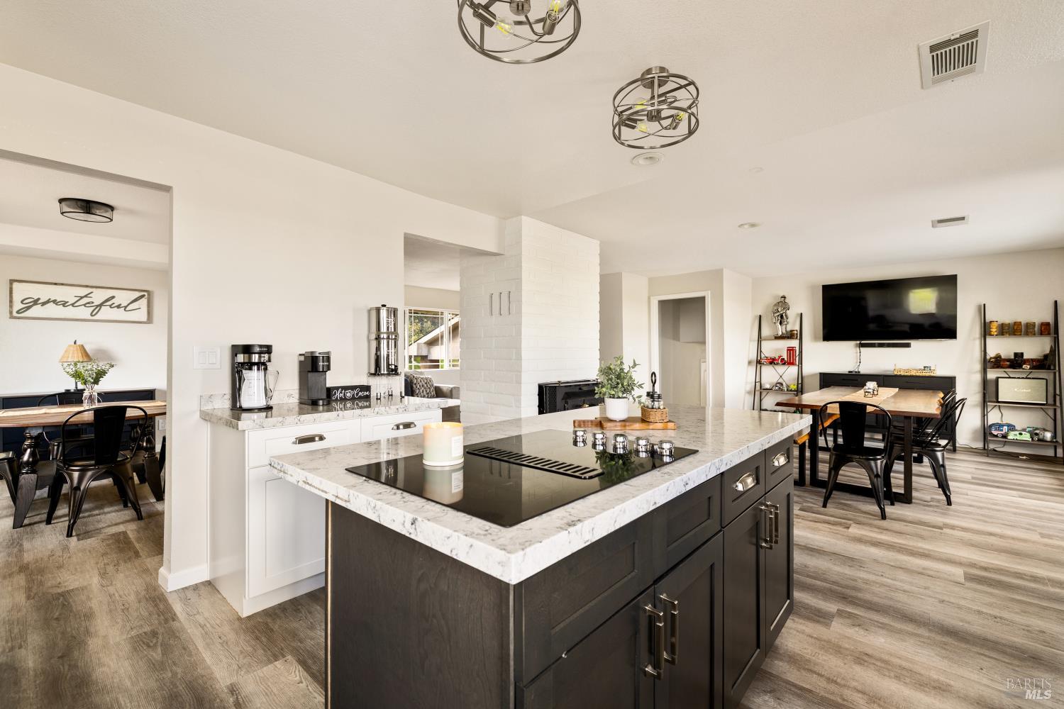 Detail Gallery Image 31 of 98 For 7413 English Hills Rd, Vacaville,  CA 95688 - 7 Beds | 4/1 Baths