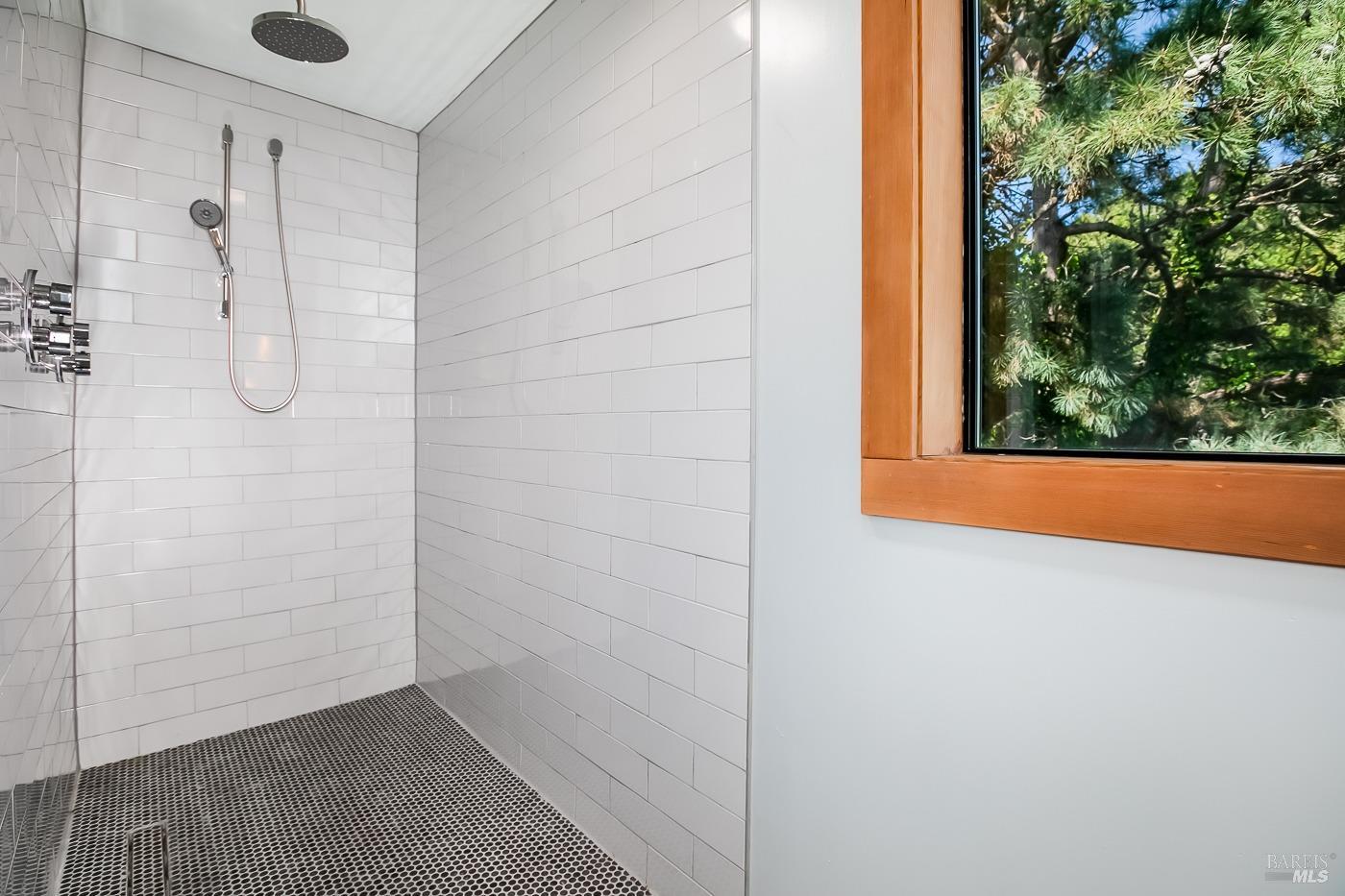 Detail Gallery Image 33 of 51 For 45460 Indian Shoals Rd, Mendocino,  CA 95460 - 4 Beds | 4 Baths