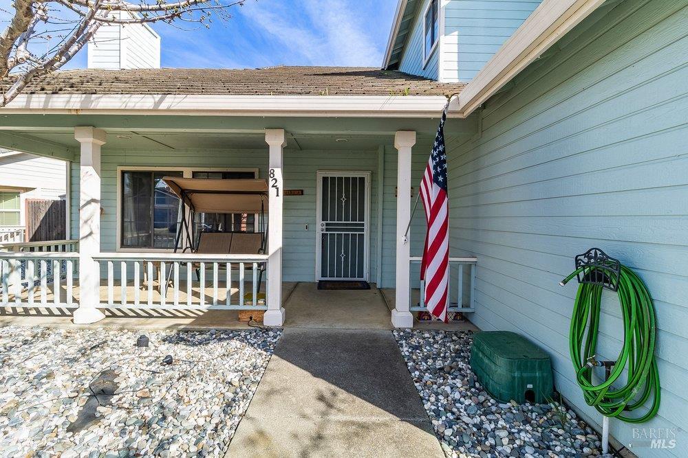 Detail Gallery Image 8 of 88 For 821 Saddle Horn Trl, Vacaville,  CA 95687 - 3 Beds | 3 Baths