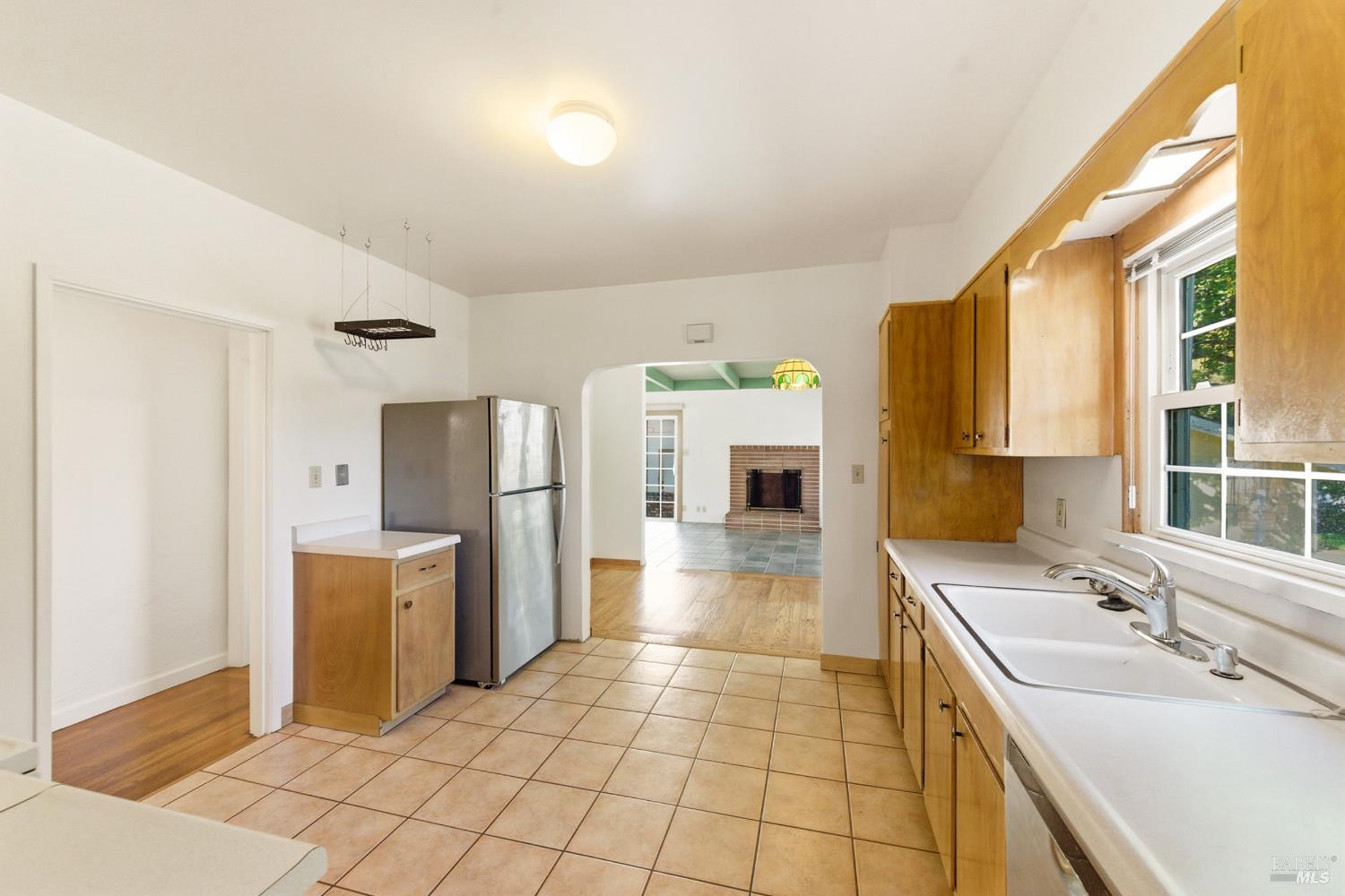 Detail Gallery Image 7 of 53 For 639 E 5th St, Benicia,  CA 94510 - 3 Beds | 2/1 Baths