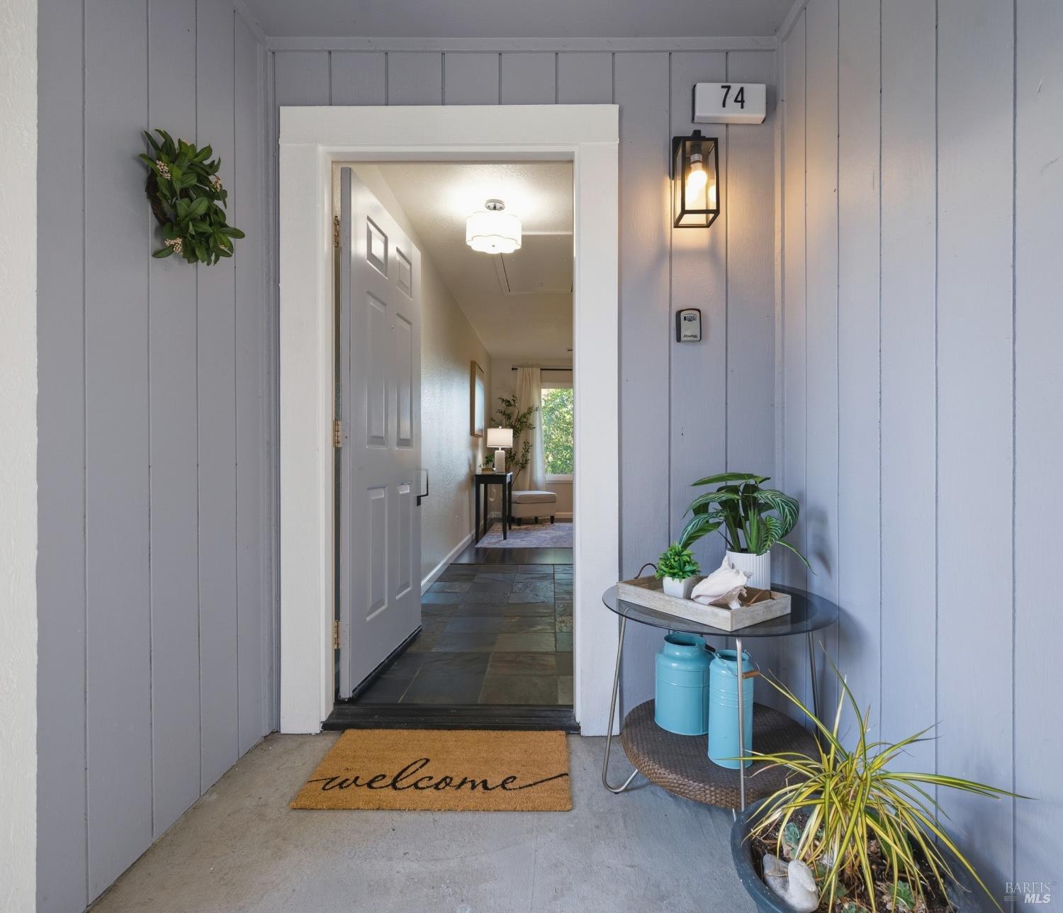 Detail Gallery Image 4 of 26 For 74 Hector Ln, Novato,  CA 94949 - 2 Beds | 1 Baths