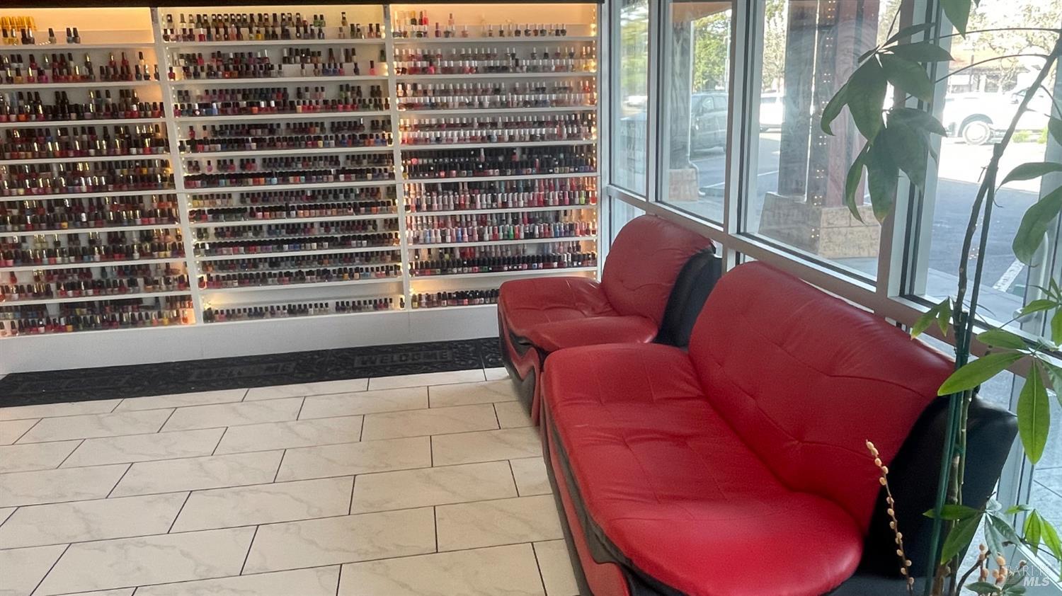 Detail Gallery Image 3 of 25 For 449 Center St, Healdsburg,  CA 95448 - – Beds | – Baths