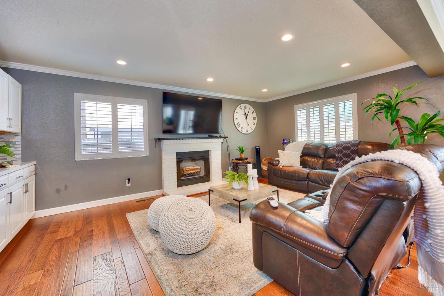 Detail Gallery Image 9 of 24 For 1168 Wieling Way, Petaluma,  CA 94954 - 4 Beds | 2/1 Baths