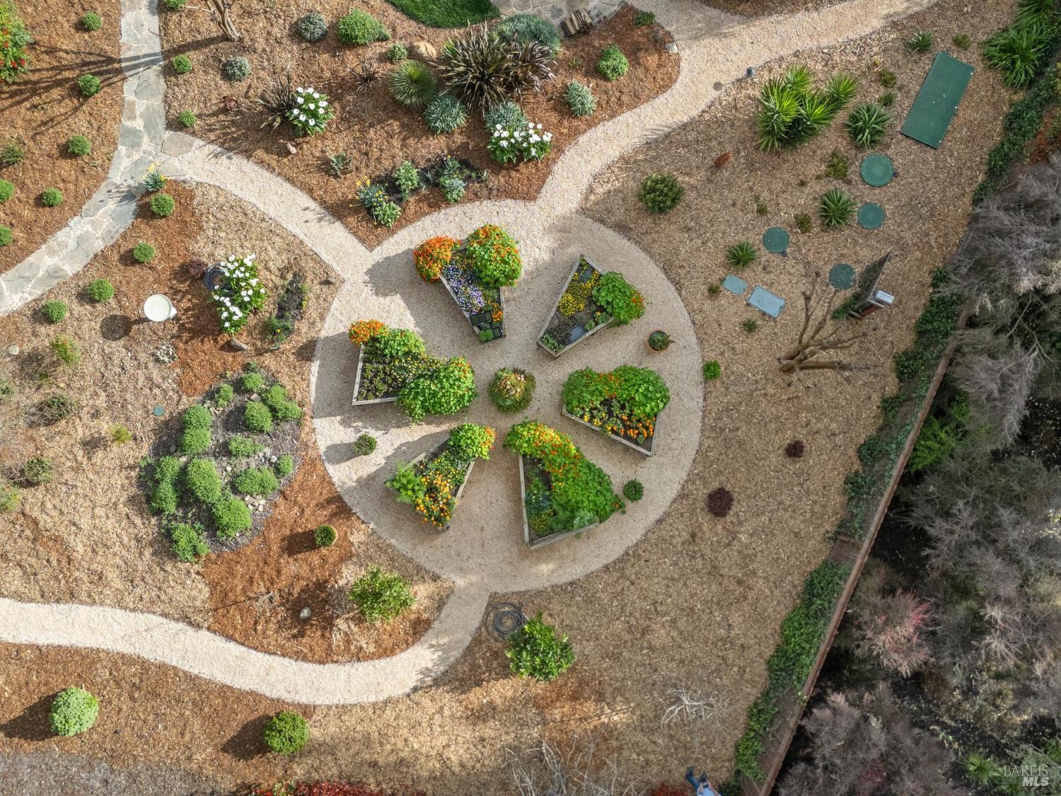 Detail Gallery Image 42 of 53 For 1222 Apple Tree Ct, Sonoma,  CA 95476 - 3 Beds | 3 Baths