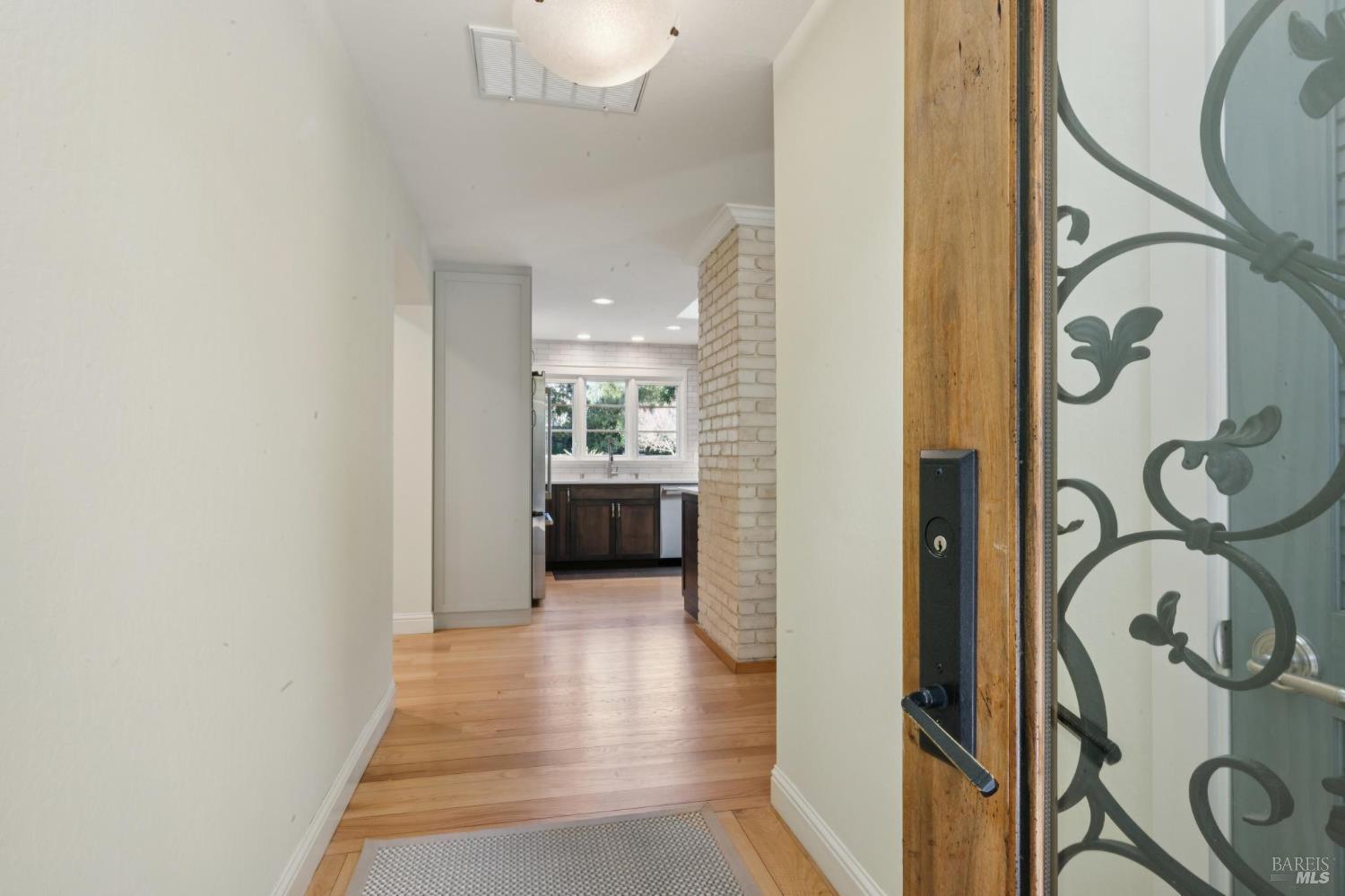 Detail Gallery Image 10 of 53 For 1222 Apple Tree Ct, Sonoma,  CA 95476 - 3 Beds | 3 Baths