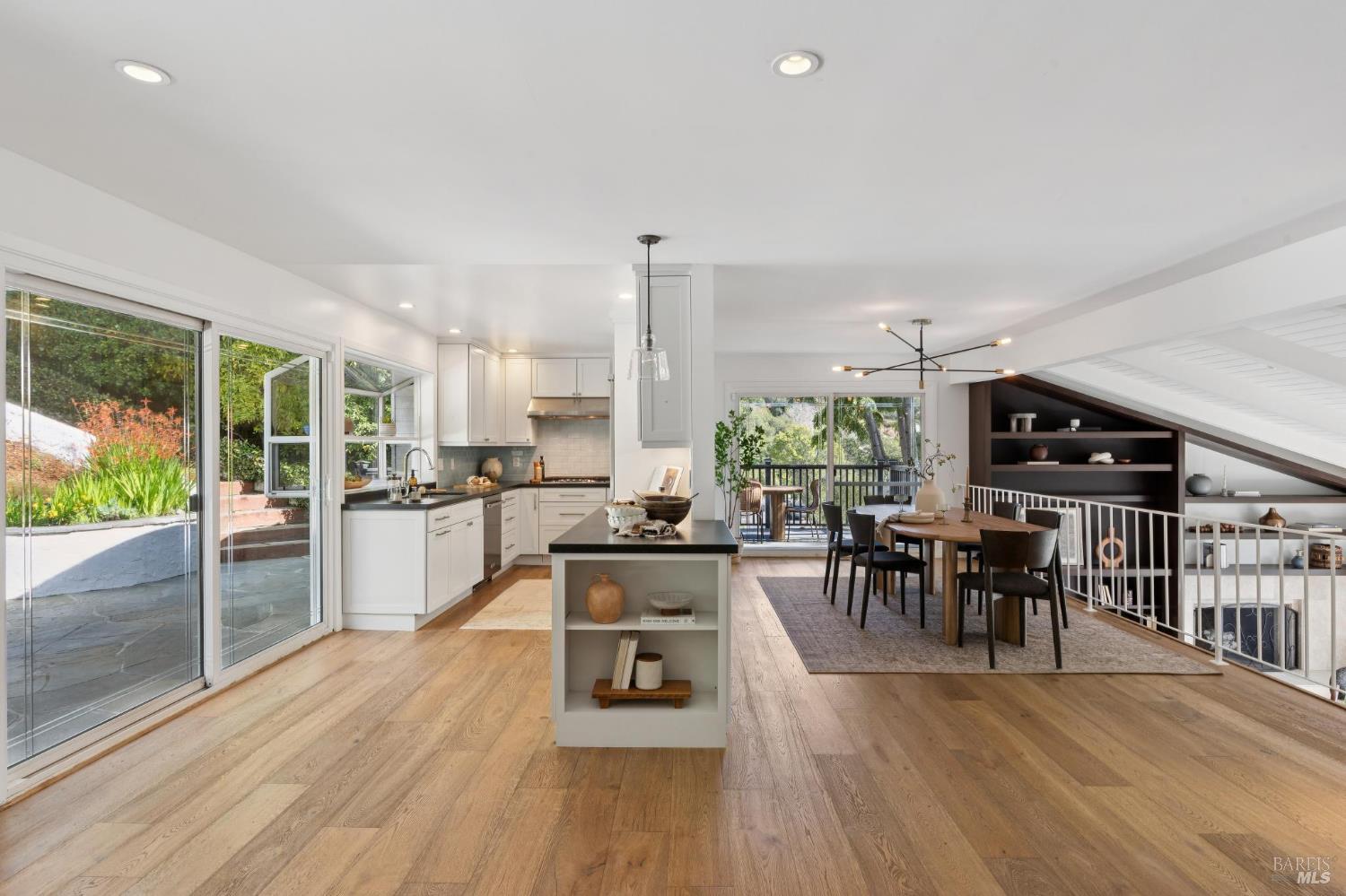 Detail Gallery Image 12 of 73 For 119 Bretano Way, Greenbrae,  CA 94904 - 4 Beds | 3 Baths