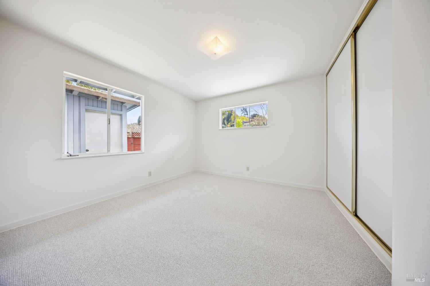 Detail Gallery Image 27 of 39 For 10 Somerset Ln, Mill Valley,  CA 94941 - 3 Beds | 2 Baths