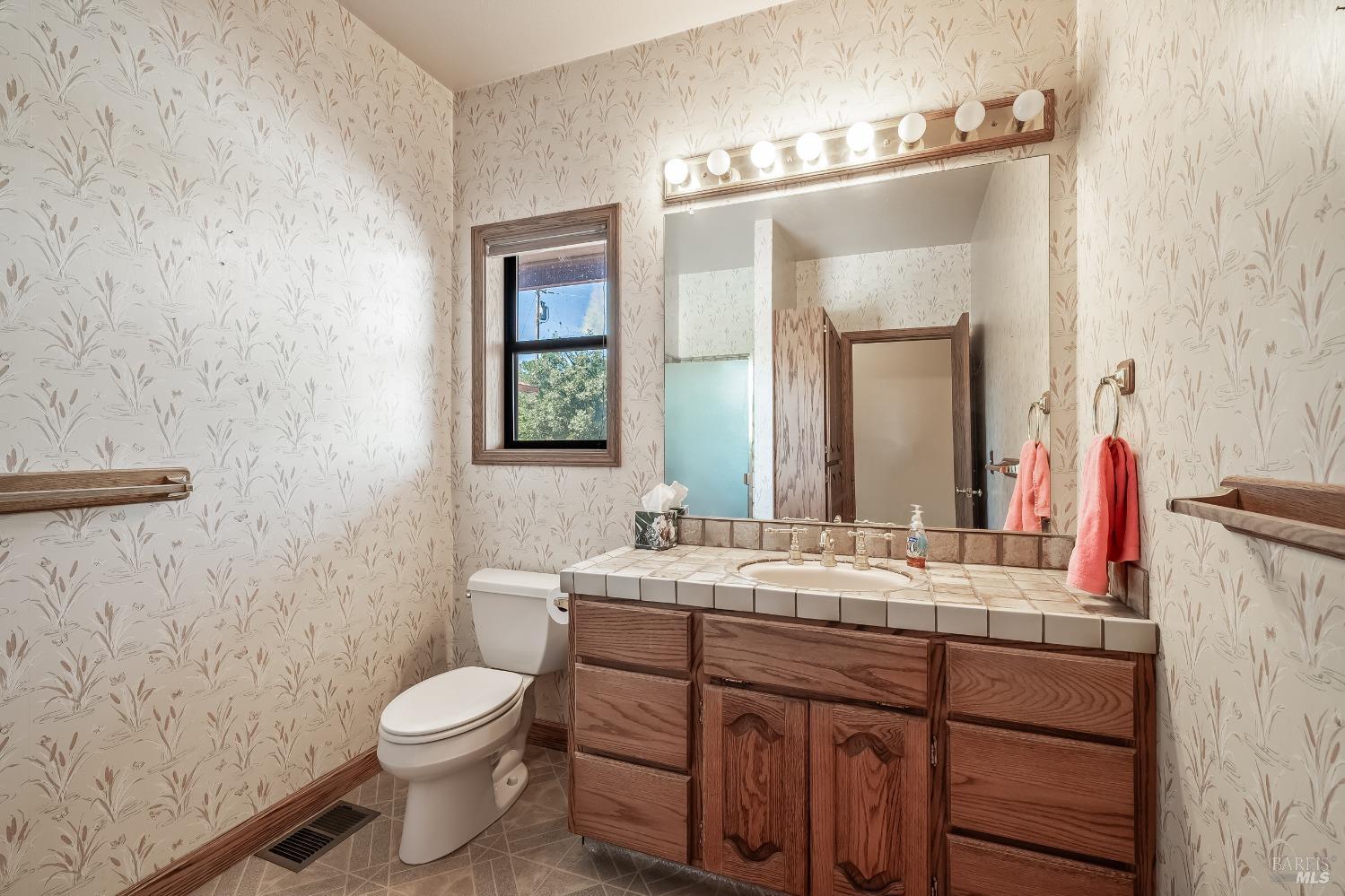 Detail Gallery Image 27 of 88 For 6535 Highland Springs Rd, Lakeport,  CA 95453 - 4 Beds | 3 Baths