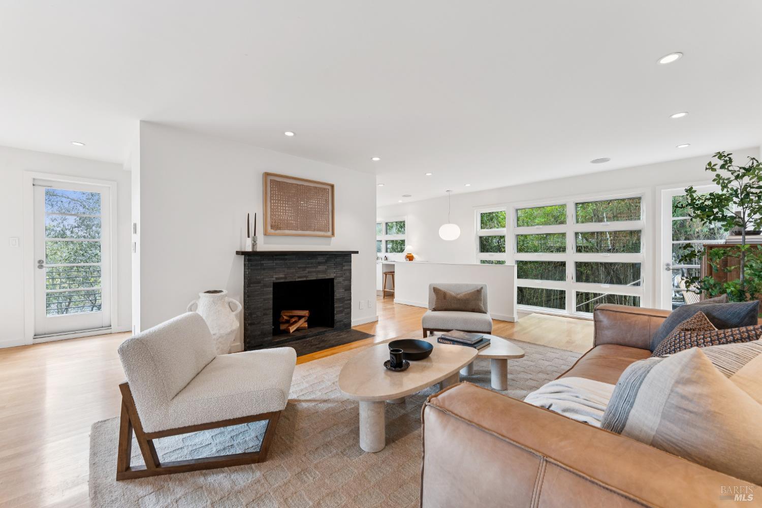 Detail Gallery Image 4 of 65 For 123 Almenar Dr, Greenbrae,  CA 94904 - 3 Beds | 3 Baths