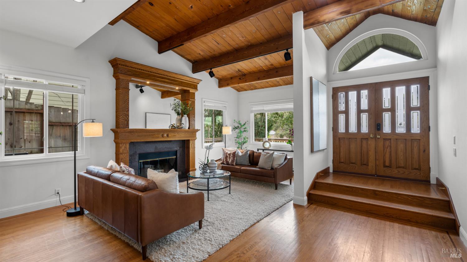 Detail Gallery Image 3 of 62 For 723 Alice St, Novato,  CA 94945 - 5 Beds | 2/1 Baths