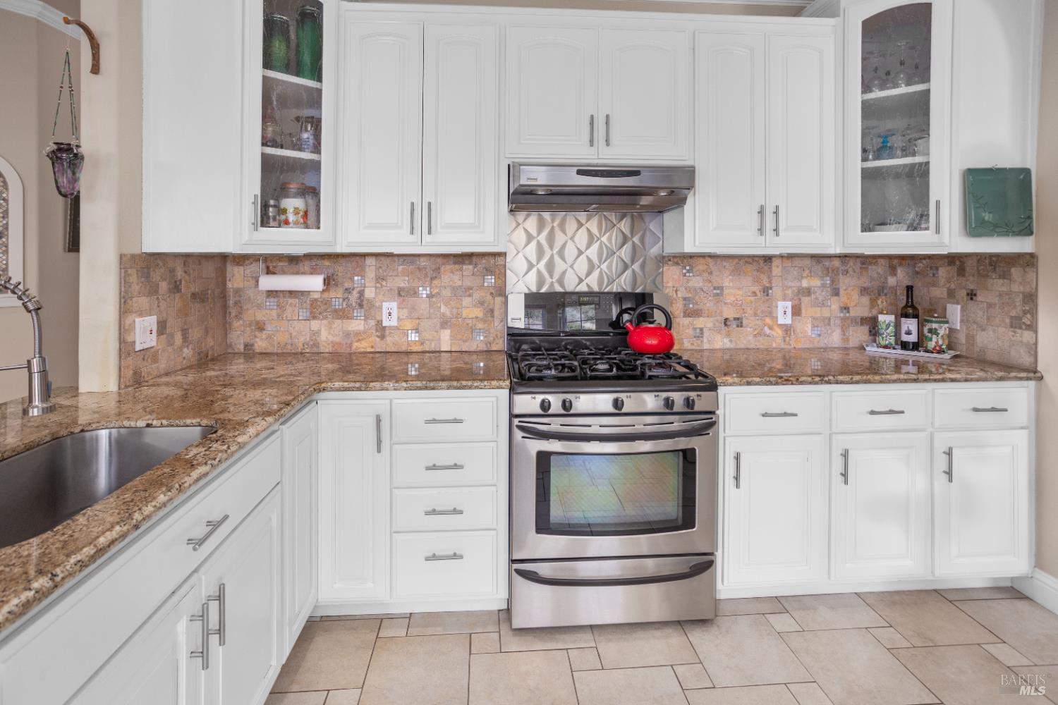 Detail Gallery Image 20 of 48 For 230 Clear Ridge Drive Dr, Healdsburg,  CA 95448 - 3 Beds | 2/1 Baths