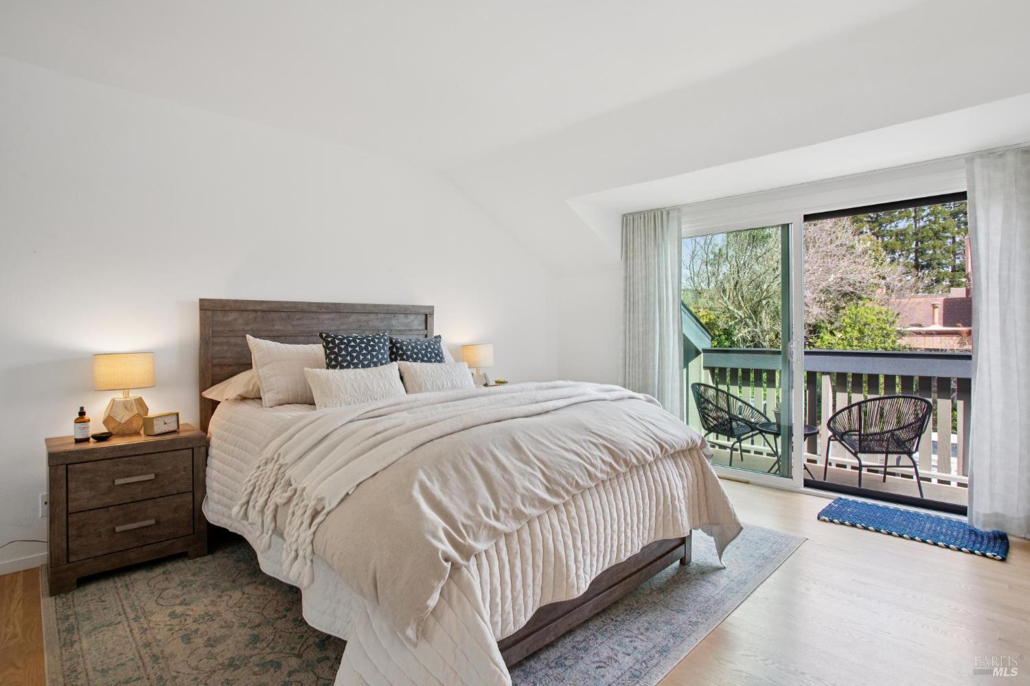 Detail Gallery Image 20 of 33 For 18 Dunlin Ct, San Rafael,  CA 94903 - 2 Beds | 1/1 Baths