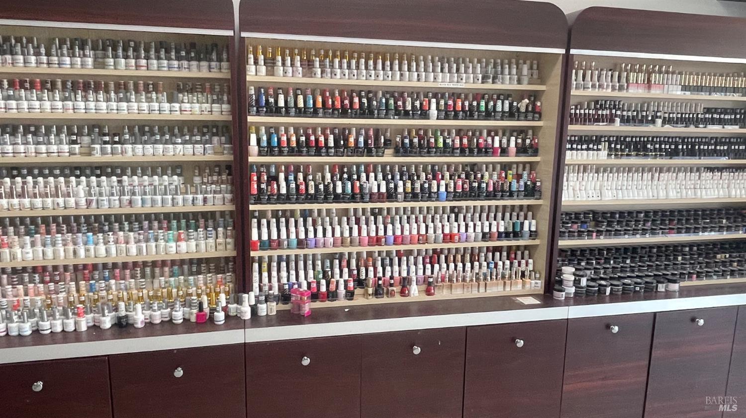 Detail Gallery Image 11 of 25 For 449 Center St, Healdsburg,  CA 95448 - – Beds | – Baths