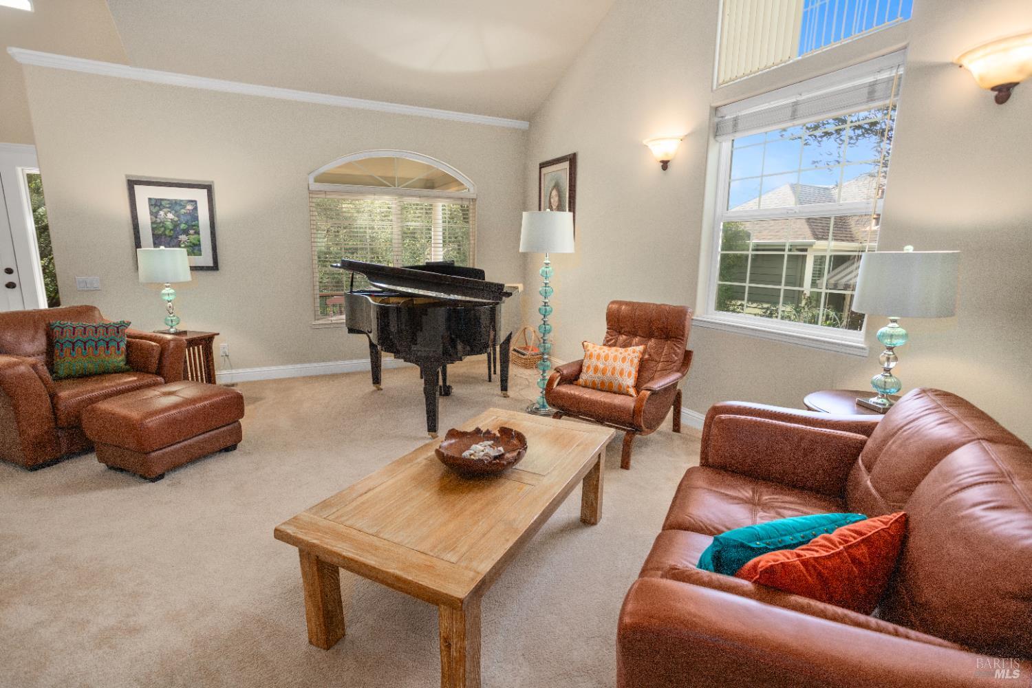 Detail Gallery Image 13 of 48 For 230 Clear Ridge Drive Dr, Healdsburg,  CA 95448 - 3 Beds | 2/1 Baths