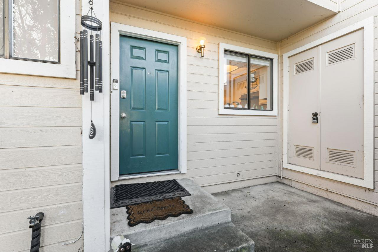 Detail Gallery Image 3 of 30 For 2142 Chianti Dr, Santa Rosa,  CA 95403 - 2 Beds | 1/1 Baths