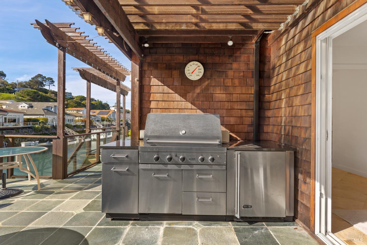 Detail Gallery Image 17 of 42 For 217 Jamaica St, Tiburon,  CA 94920 - 4 Beds | 2/1 Baths