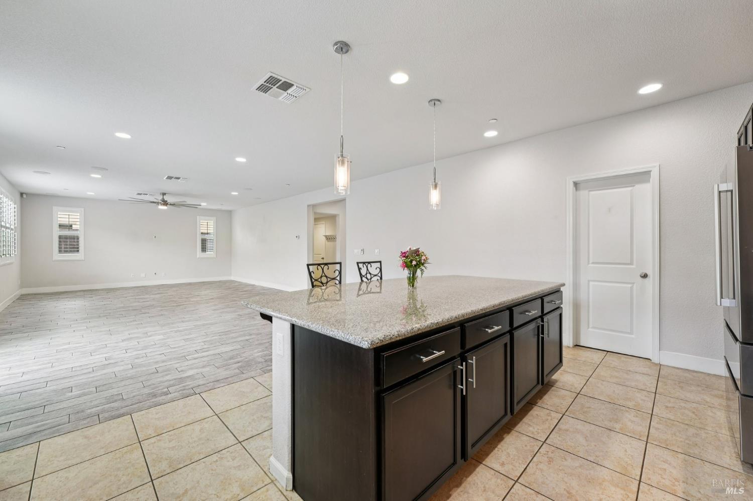 Detail Gallery Image 13 of 61 For 5291 Finkas Ln, Fairfield,  CA 94533 - 4 Beds | 3 Baths