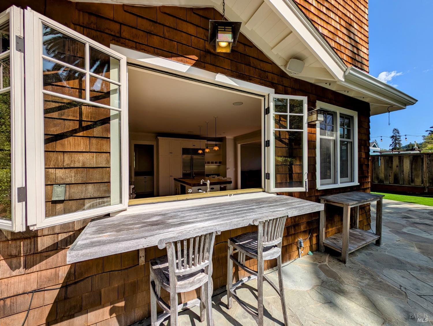 Detail Gallery Image 8 of 41 For 115 Sunnyside Ave, San Anselmo,  CA 94960 - 4 Beds | 3/1 Baths