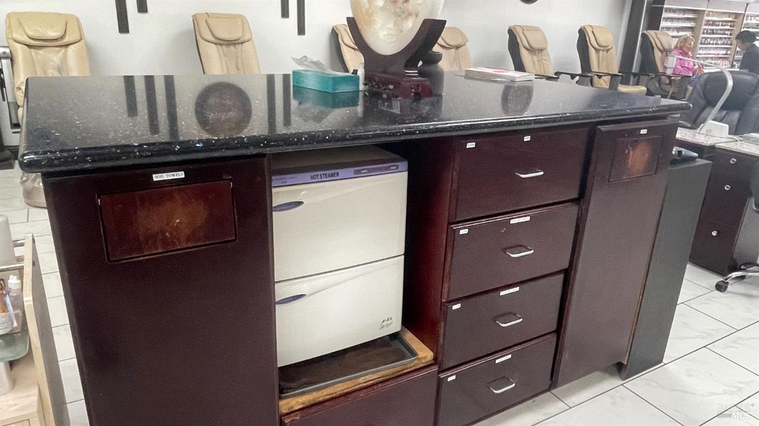 Detail Gallery Image 13 of 25 For 449 Center St, Healdsburg,  CA 95448 - – Beds | – Baths