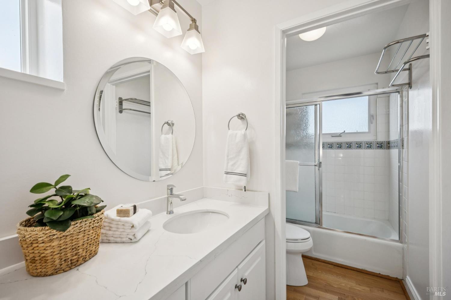 Detail Gallery Image 6 of 19 For 621 Nevada St, Sausalito,  CA 94965 - 2 Beds | 1/1 Baths