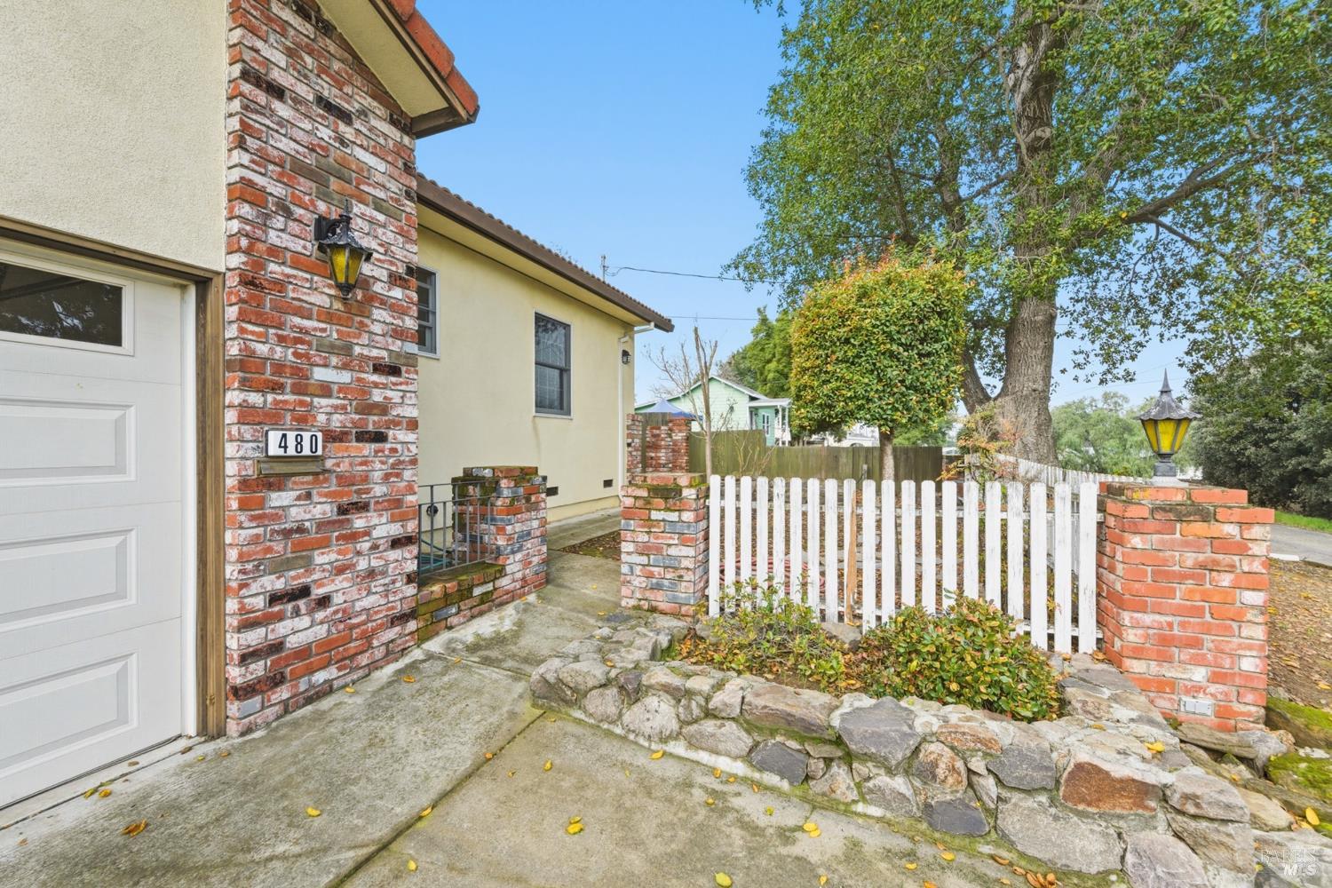 Detail Gallery Image 29 of 53 For 639 E 5th St, Benicia,  CA 94510 - 3 Beds | 2/1 Baths