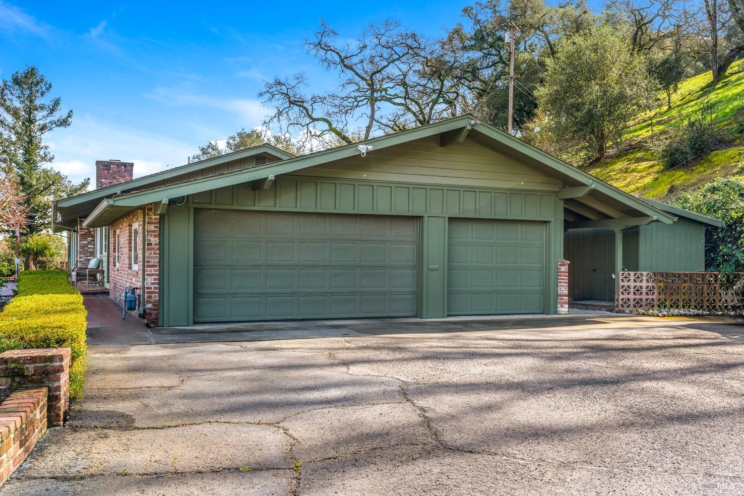 Detail Gallery Image 6 of 92 For 631 Casswall St, Napa,  CA 94558 - 7 Beds | 5/2 Baths