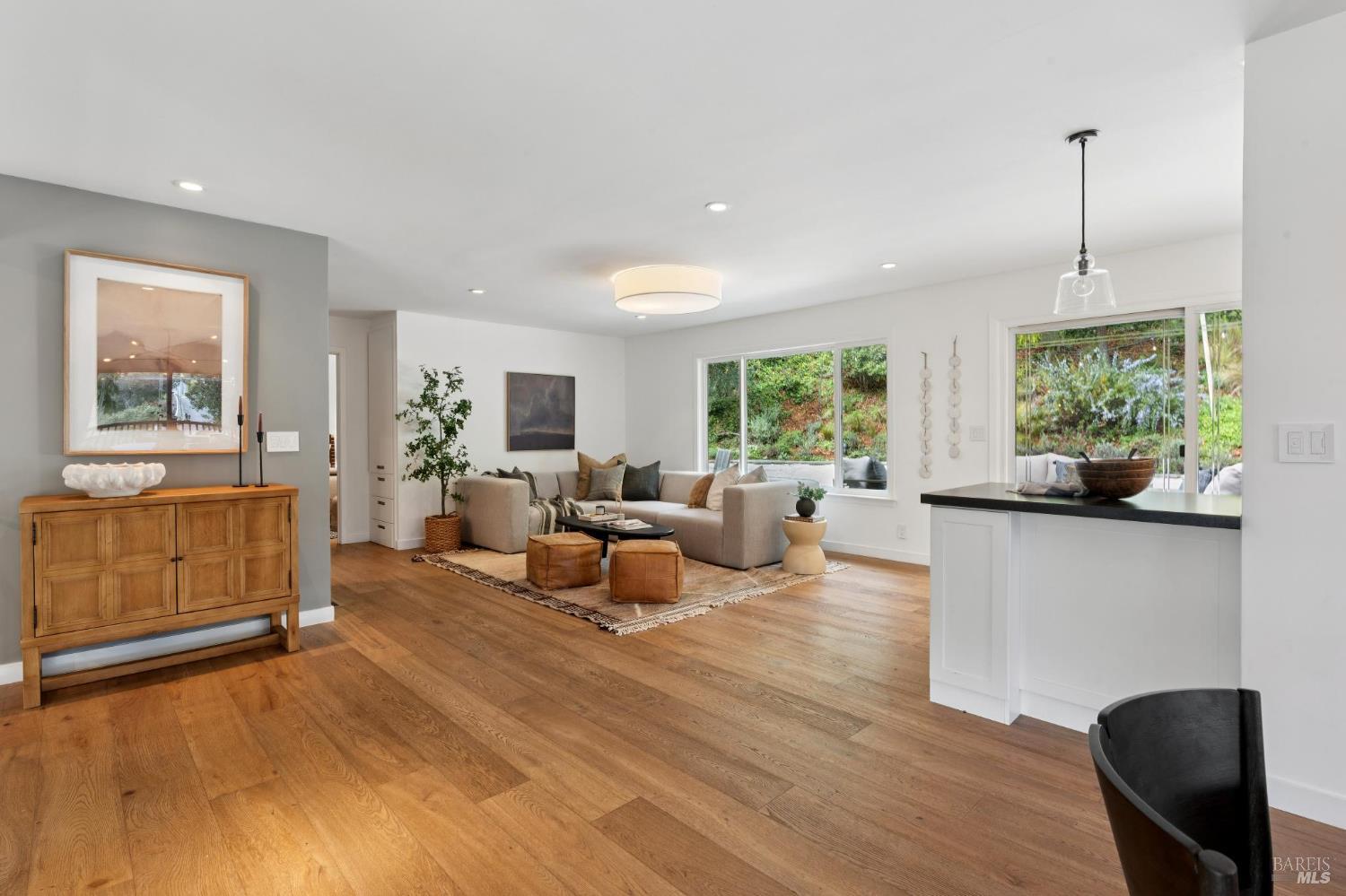 Detail Gallery Image 21 of 73 For 119 Bretano Way, Greenbrae,  CA 94904 - 4 Beds | 3 Baths