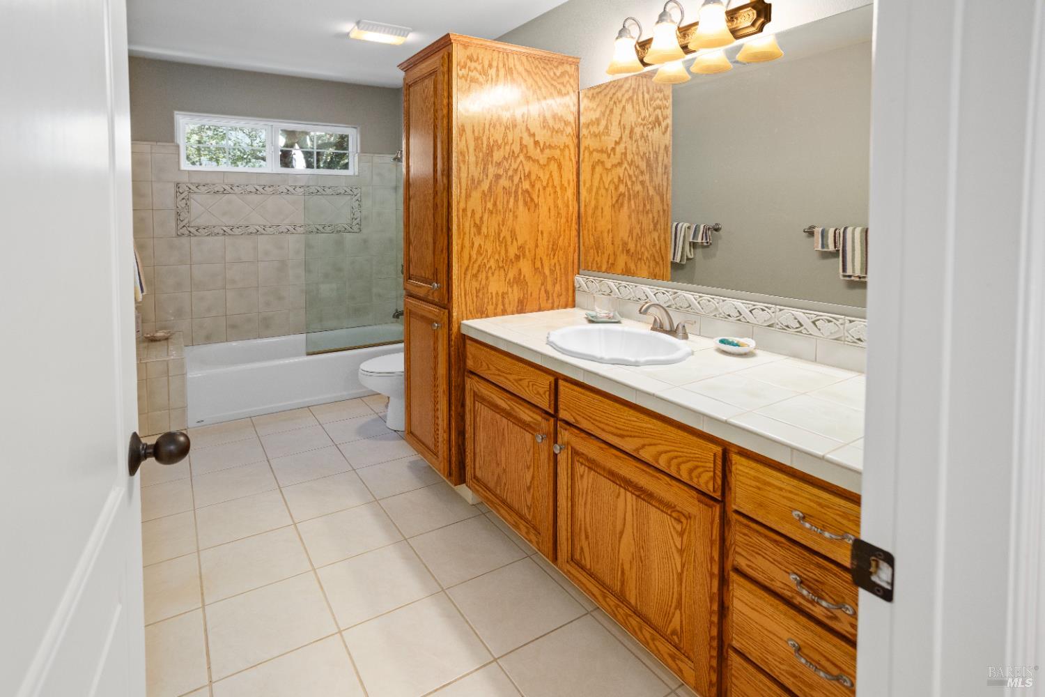 Detail Gallery Image 31 of 48 For 230 Clear Ridge Drive Dr, Healdsburg,  CA 95448 - 3 Beds | 2/1 Baths