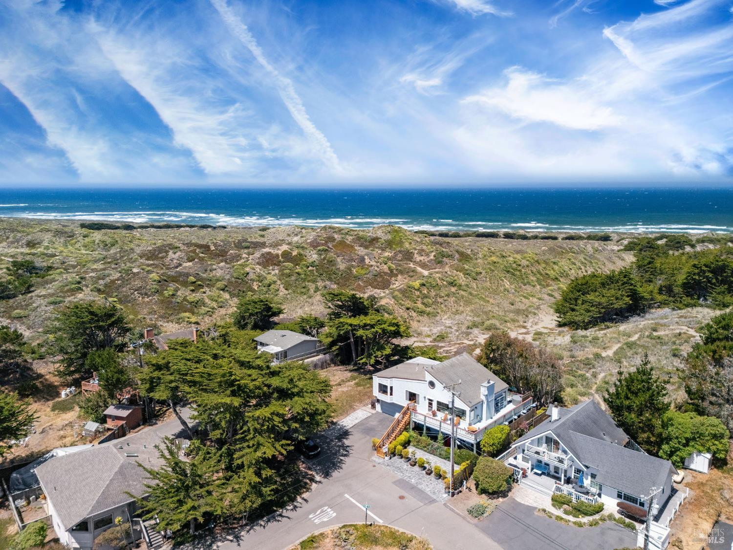 Detail Gallery Image 9 of 71 For 1846 Whaleship Rd, Bodega Bay,  CA 94923 - 4 Beds | 4 Baths