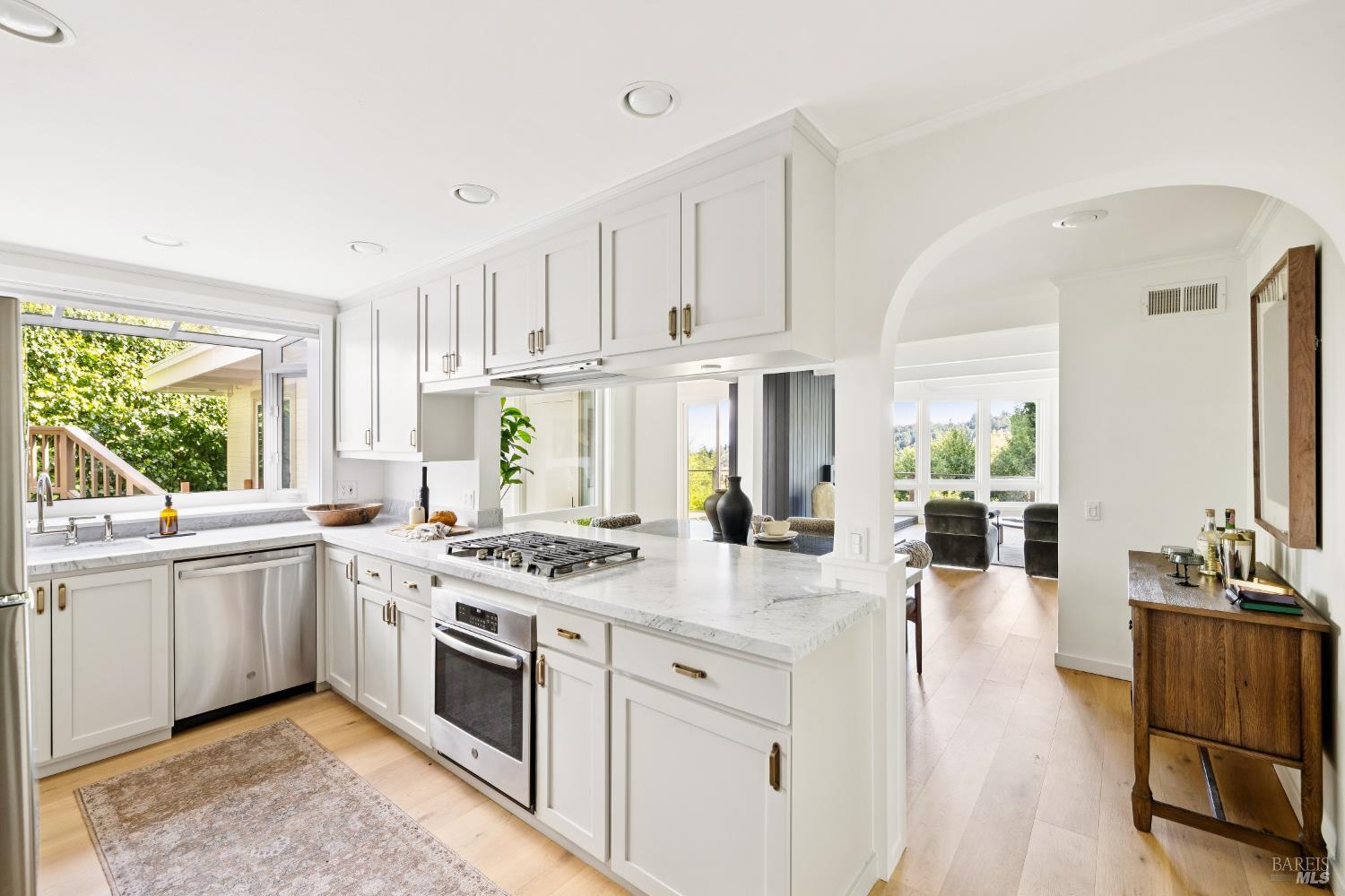 Detail Gallery Image 15 of 49 For 151 Tamalpais Ave, Mill Valley,  CA 94941 - 4 Beds | 3 Baths