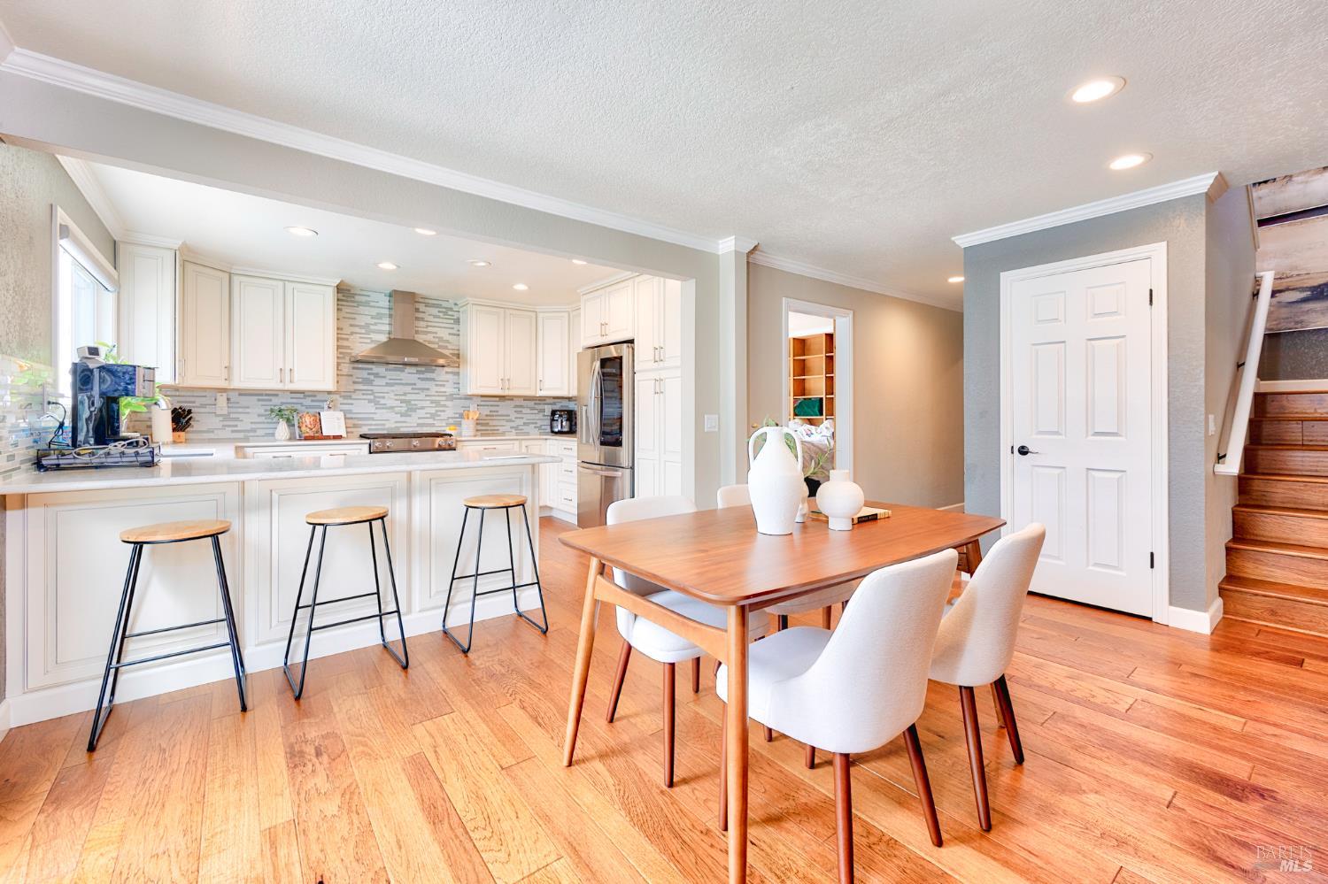 Detail Gallery Image 11 of 24 For 1168 Wieling Way, Petaluma,  CA 94954 - 4 Beds | 2/1 Baths