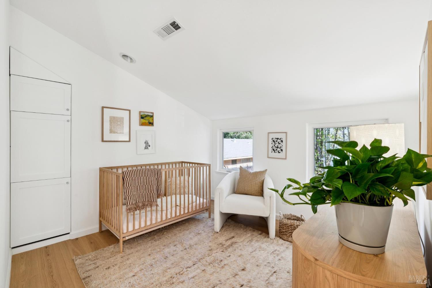 Detail Gallery Image 15 of 28 For 597 Ethel Ave, Mill Valley,  CA 94941 - 3 Beds | 2 Baths