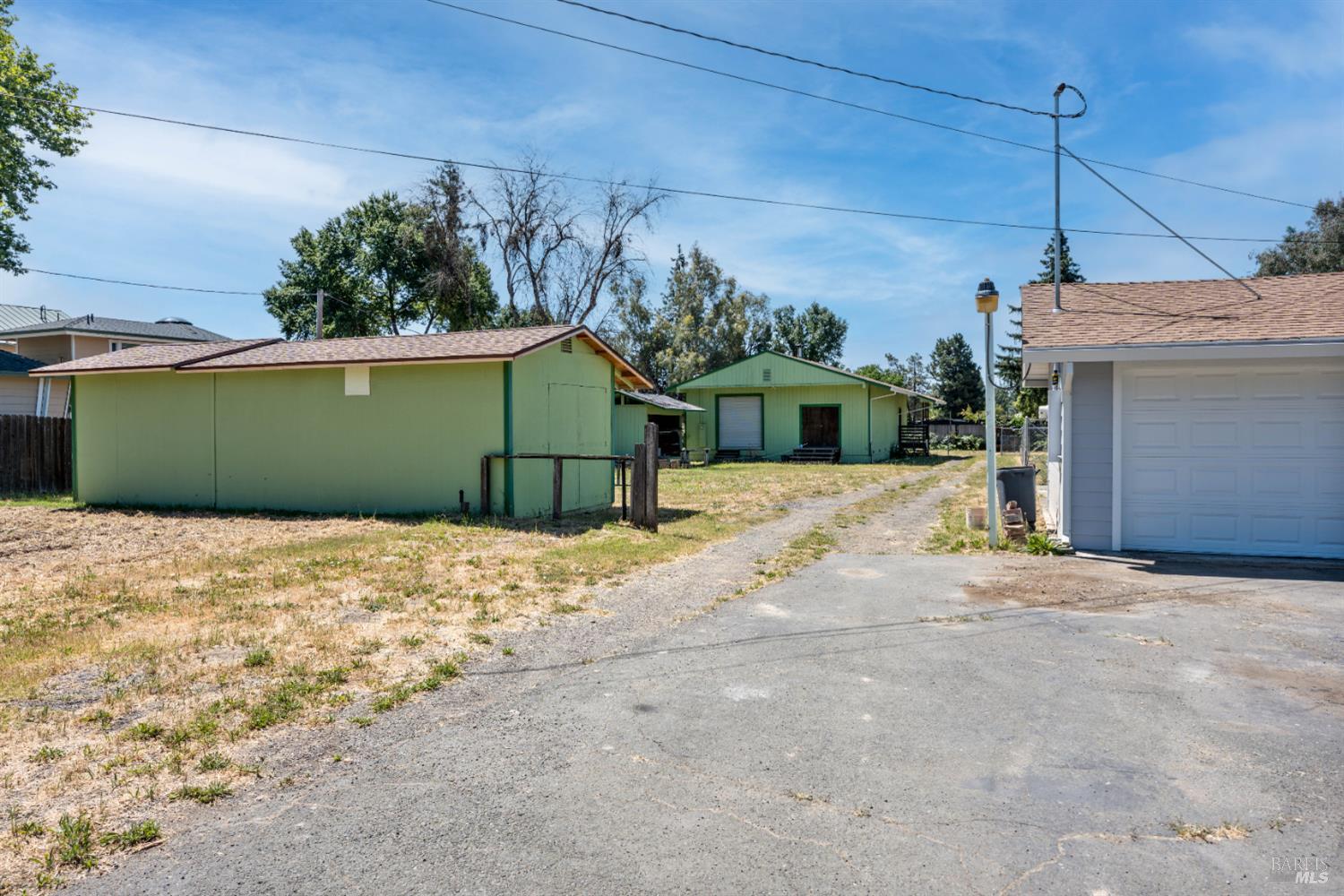 Detail Gallery Image 18 of 27 For 411 Milani Dr, Ukiah,  CA 95482 - 4 Beds | 2 Baths