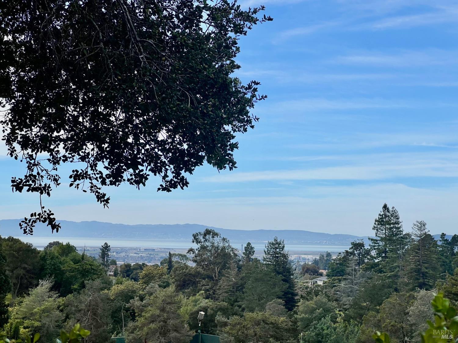 Detail Gallery Image 37 of 37 For 3990 Fairway Ave, Oakland,  CA 94605 - 2 Beds | 2 Baths