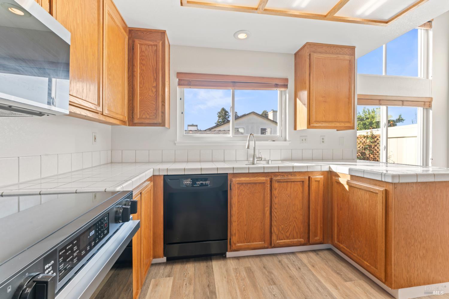 Detail Gallery Image 8 of 41 For 1175 Hickory Ave, Fairfield,  CA 94533 - 4 Beds | 3 Baths