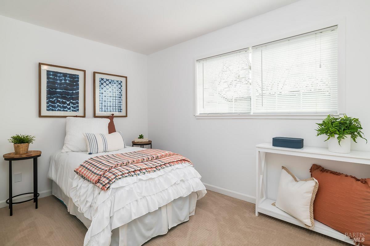 Detail Gallery Image 18 of 36 For 1012 2nd St, Novato,  CA 94945 - 3 Beds | 2/1 Baths