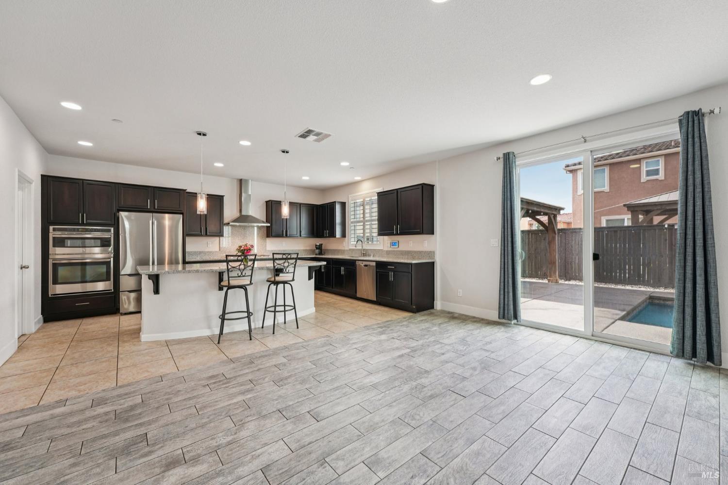 Detail Gallery Image 11 of 61 For 5291 Finkas Ln, Fairfield,  CA 94533 - 4 Beds | 3 Baths