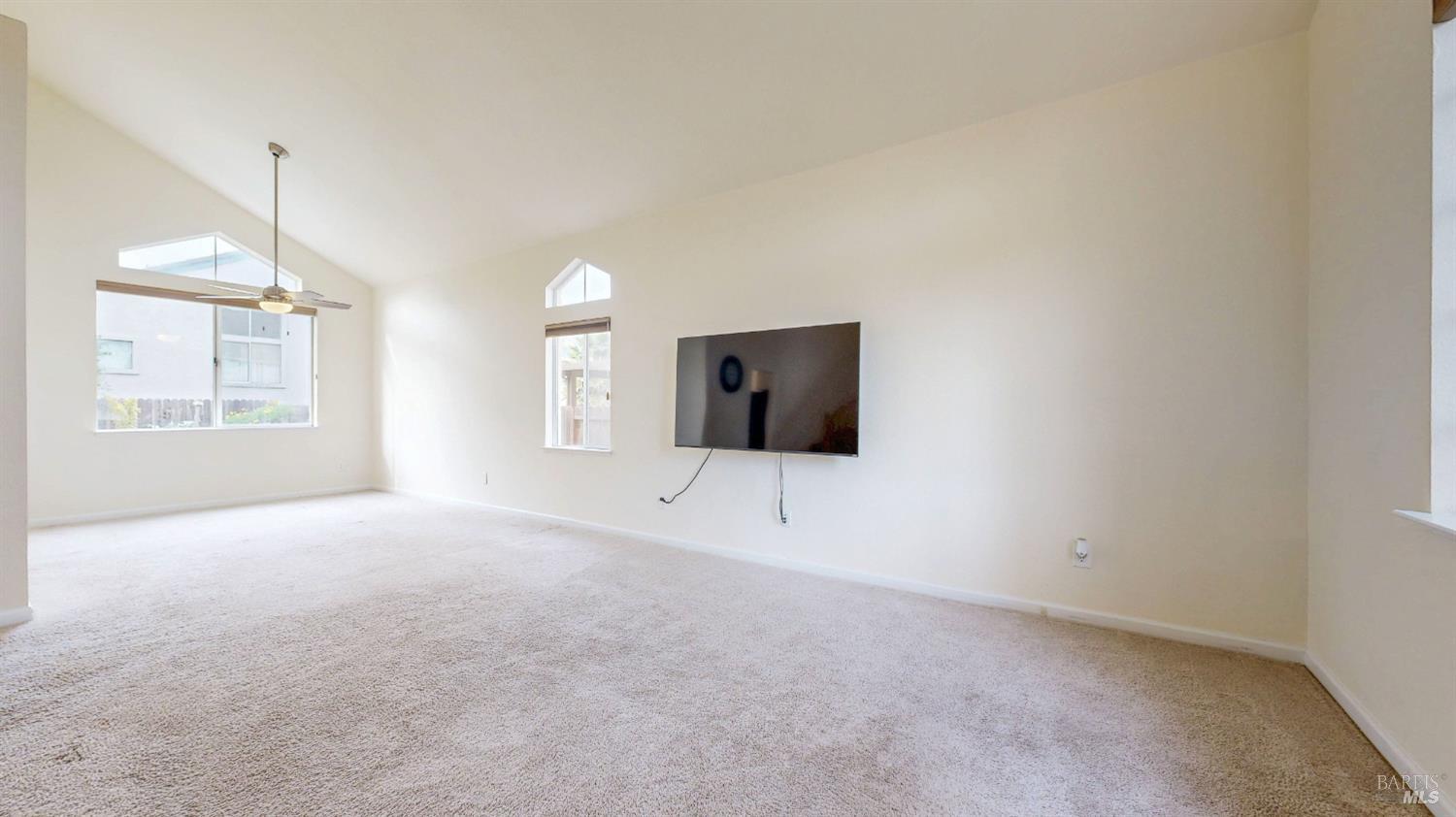 Detail Gallery Image 9 of 54 For 1273 Potrero Cir, Suisun City,  CA 94585 - 4 Beds | 3 Baths