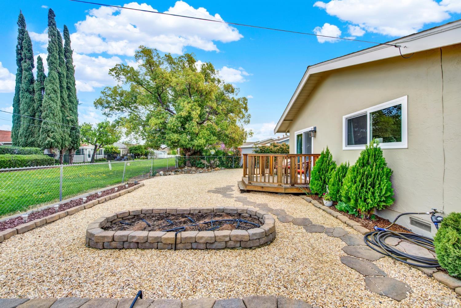 Detail Gallery Image 32 of 41 For 129 Carlsbad Cir, Vacaville,  CA 95687 - 2 Beds | 1 Baths